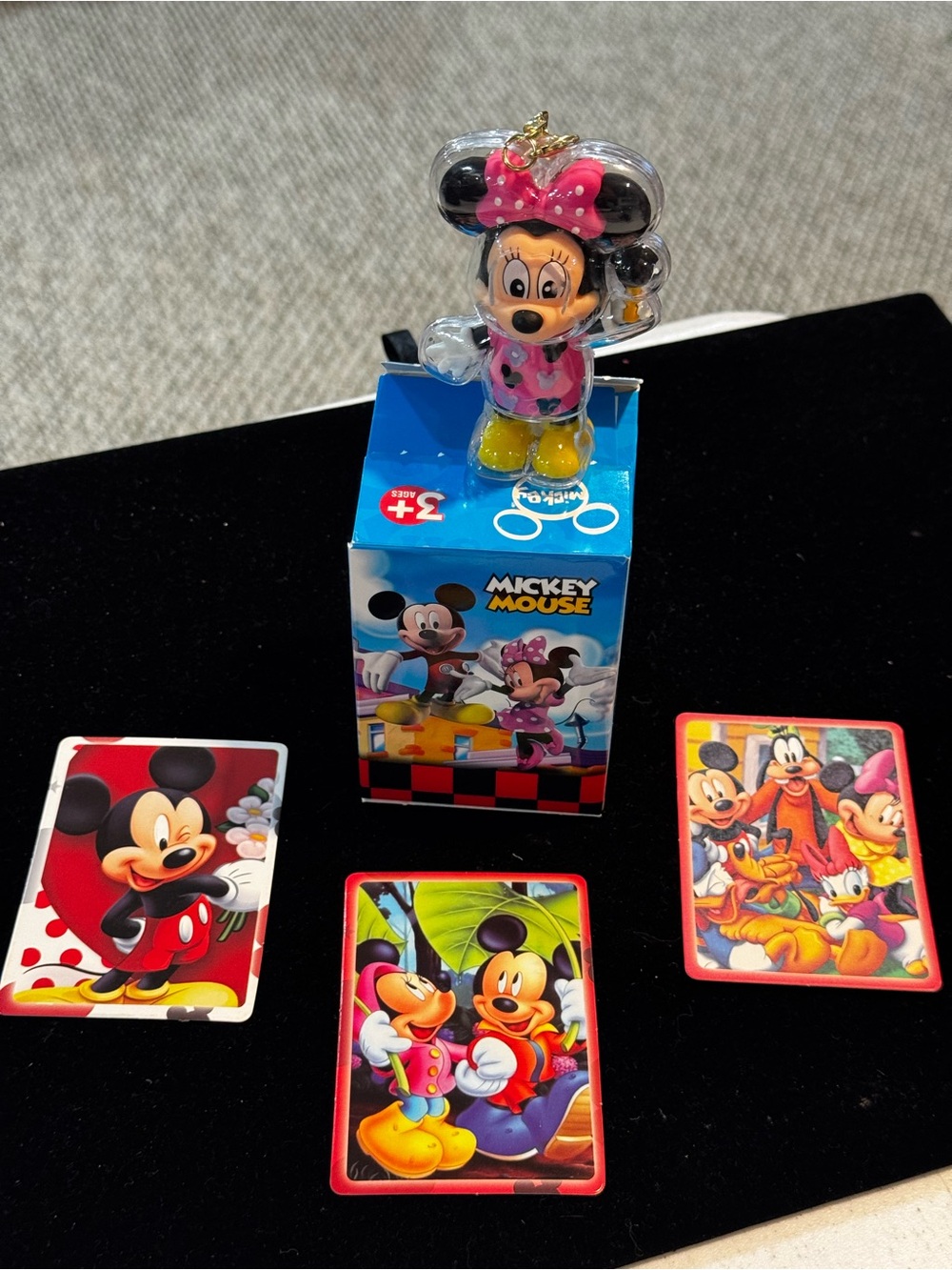 Disney Mickey Mouse Collectible Box keychain Minnie - Picture 2 of 4